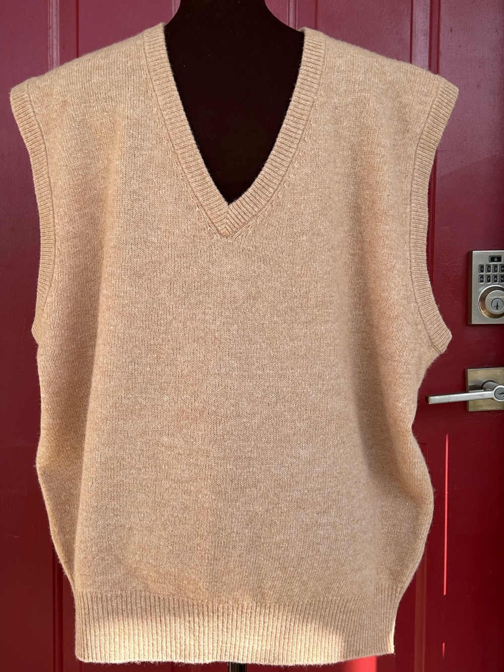 CC COURTENAY sXLClassic Sleeveless tan V-neck Sweater Vest-💯super soft lambswool